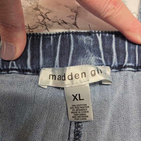 Madden Girl Extra Large Vintage Wash Elastic Waist Wide Leg Cargo Jeans - Picture 9 of 10